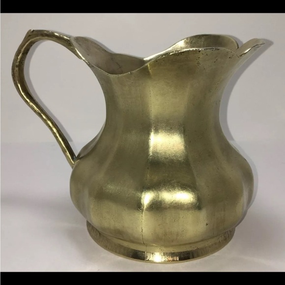 F.T.D.A 1983 Italy Brass Pitcher 6" Tall Normcore Grannycore Scalloped Rim VTG - Picture 5 of 12